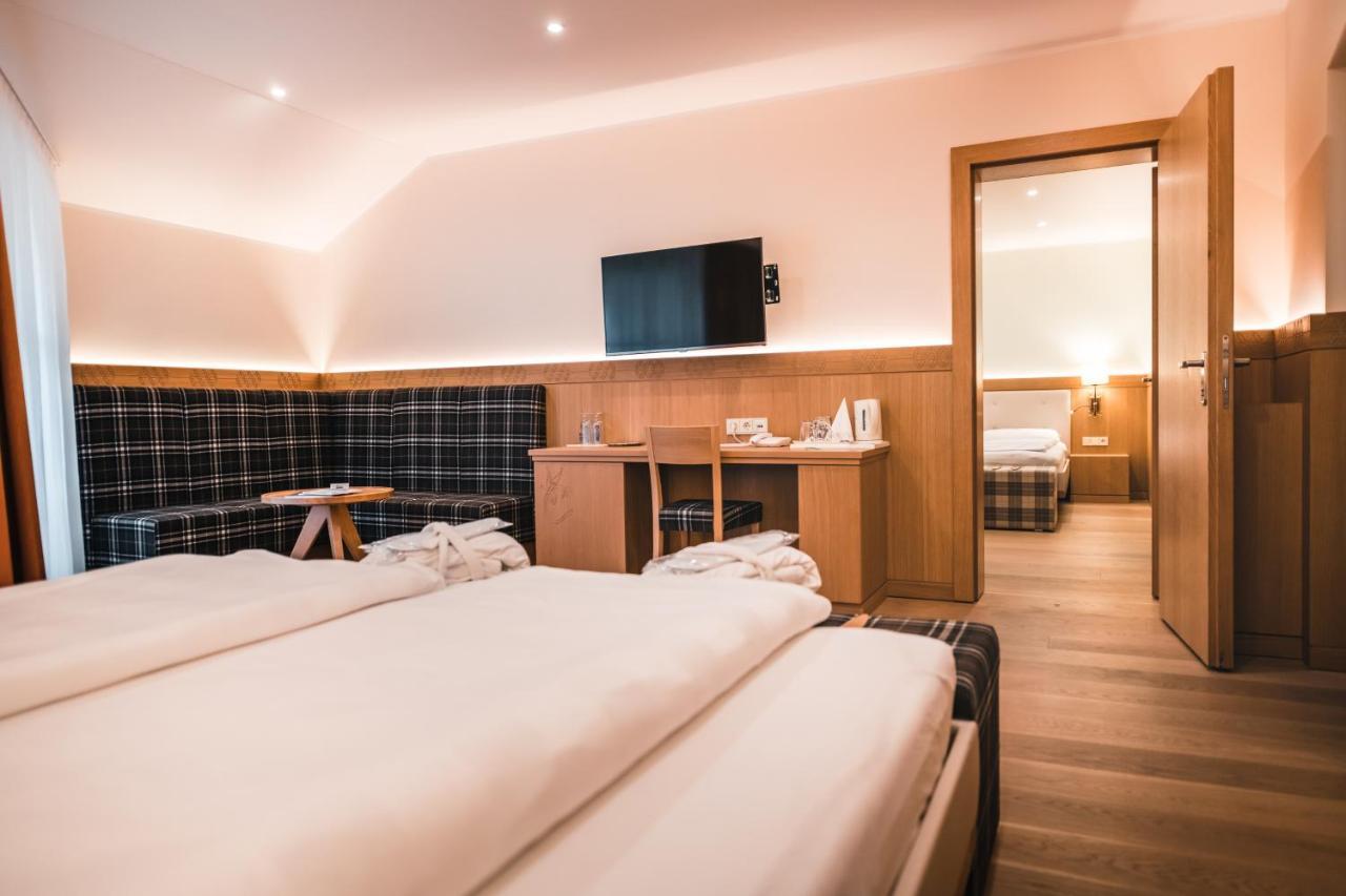 Das Salvator Iris Porsche Landhotel Фризах Экстерьер фото