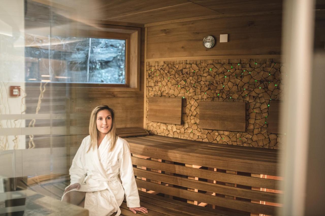Das Salvator Iris Porsche Landhotel Фризах Экстерьер фото