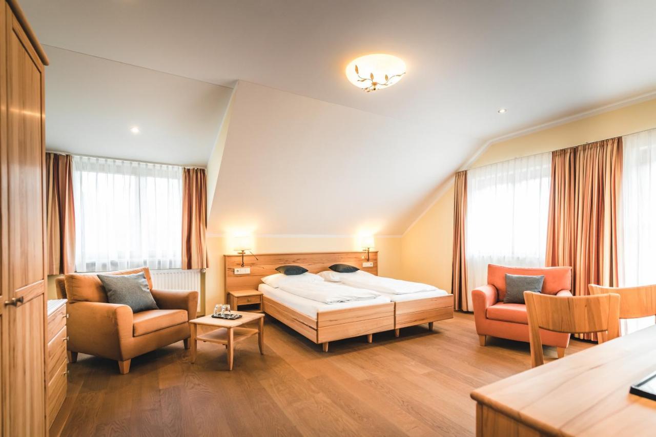 Das Salvator Iris Porsche Landhotel Фризах Экстерьер фото