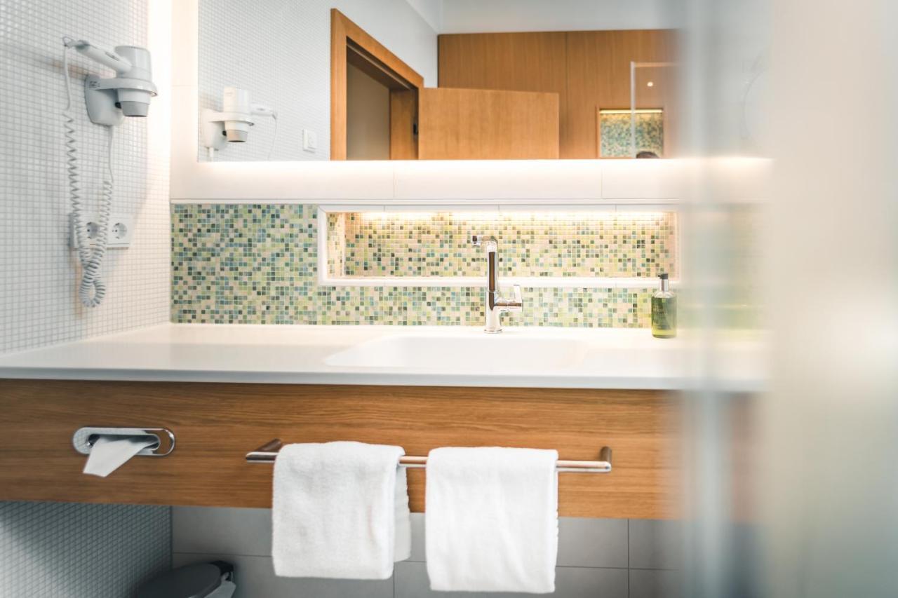 Das Salvator Iris Porsche Landhotel Фризах Экстерьер фото