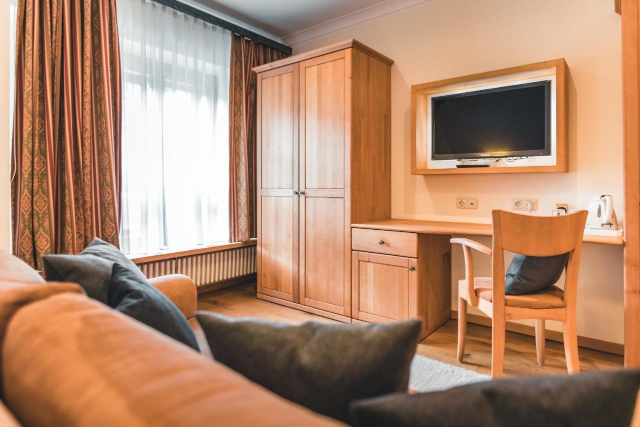 Das Salvator Iris Porsche Landhotel Фризах Экстерьер фото