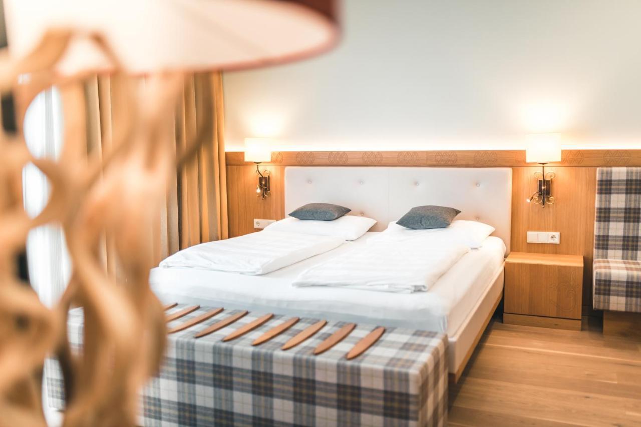 Das Salvator Iris Porsche Landhotel Фризах Экстерьер фото