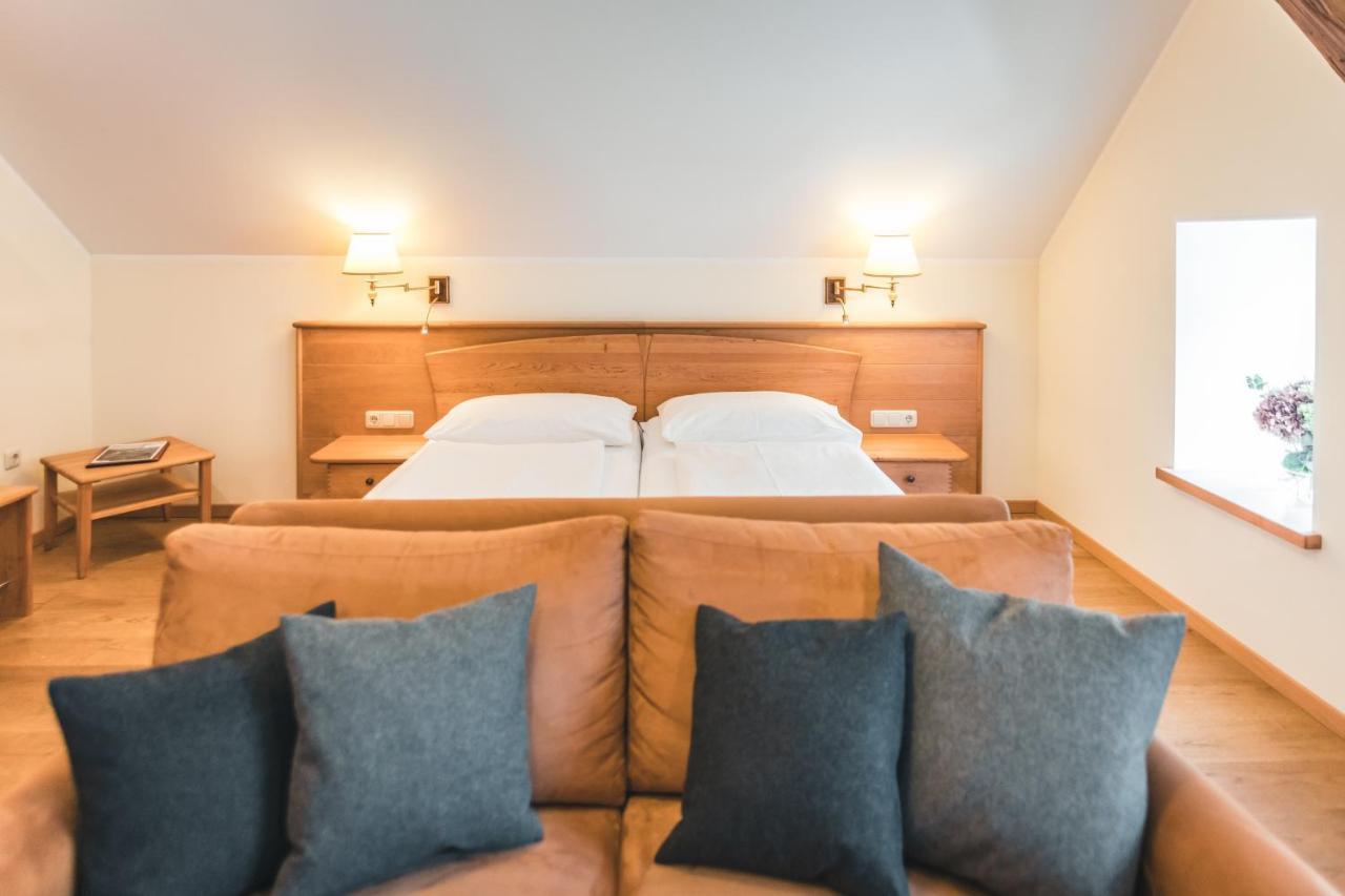 Das Salvator Iris Porsche Landhotel Фризах Экстерьер фото