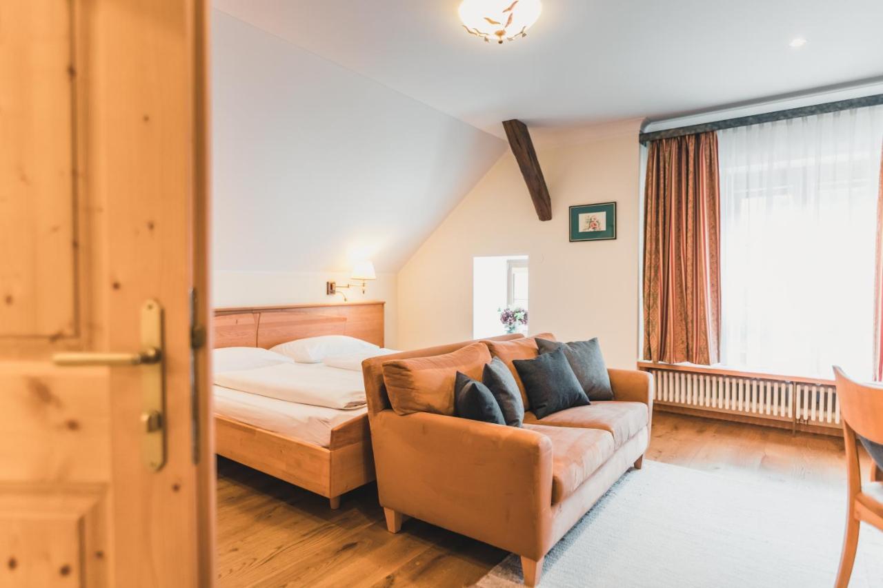 Das Salvator Iris Porsche Landhotel Фризах Экстерьер фото