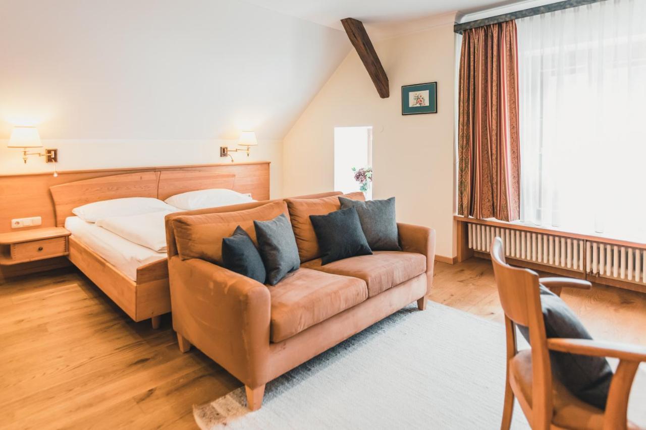 Das Salvator Iris Porsche Landhotel Фризах Экстерьер фото